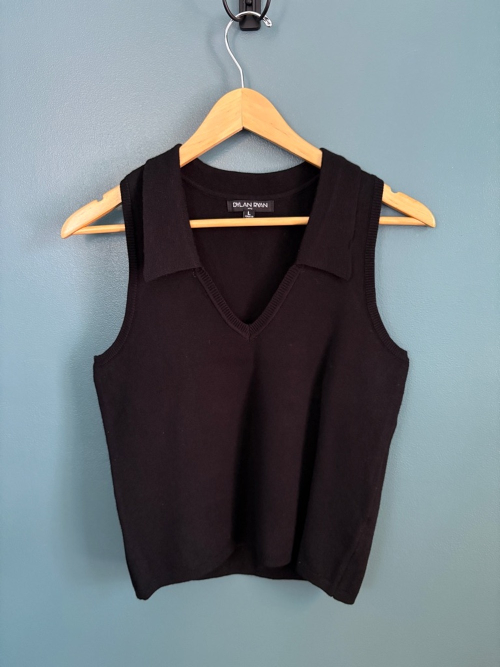 Dylan Ryan Women’s Black Knit Sleeveless V-Neck Collared Tank Top Size Large